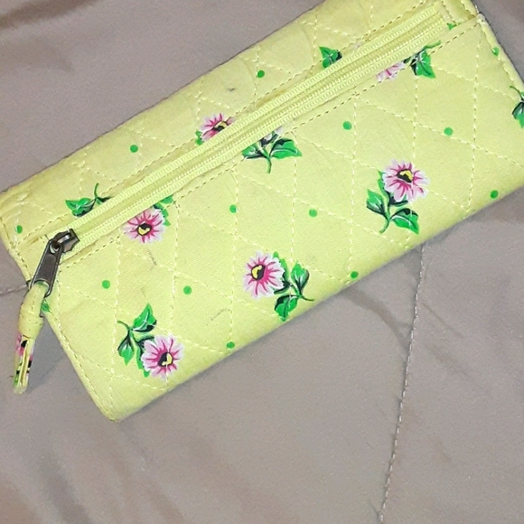 Floral quilted purse w/check holder wallet - Picture 6 of 7